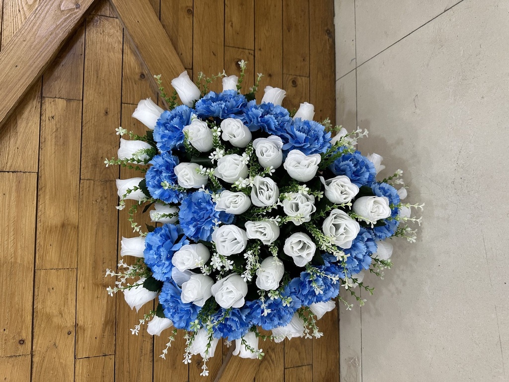 Ramo de flores artificiales - Corazón con diseño