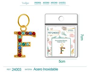 Charm de letra F de acero dorado con circonita
