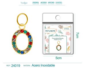 Charm de número 0 de acero dorado con circonita