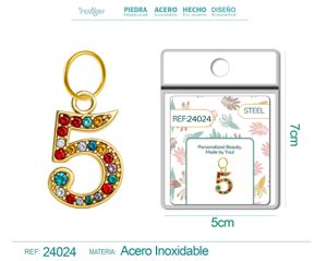 Charm de número 5 de acero dorado con circonita