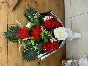 [5101080-7] Centro de flores artificiales en maceta pequeña - Arreglo floral completo sin descuento